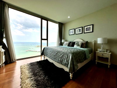 Condos for sale : Luxury condo for sale, Marina Bayfront Sriracha, beachfront with panoramic views, great price.