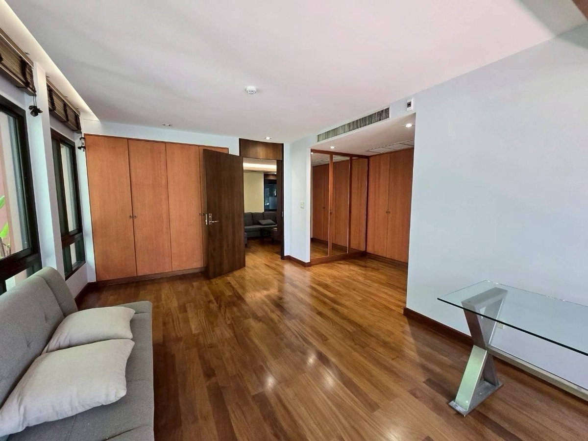รูป Supreme Residence (สุพรีม เรสซิเด้นซ์)   พื้นที่ใช้สอยกว่า 400 ตร.ม. 3 ห้องนอน 3 ห้องน้ำ  - รูปที่ 22/45