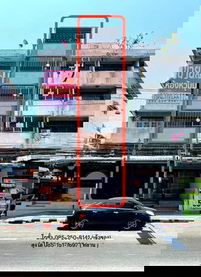 เช่าอาคารพาณิชย์ กรุงเทพมหานคร : เช่าตึกแถว ขนาด 4 ชั้นครึ่ง รีโนเวทสวย สามารถใช้งานต่อได้ทันที