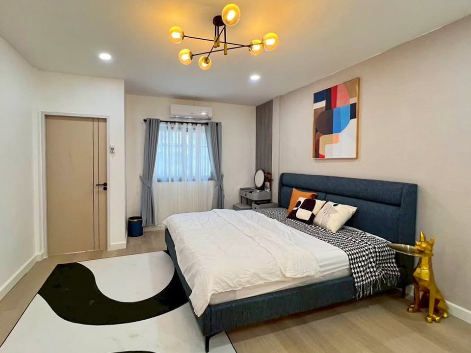 รูป บ้านเช่าทาวน์โฮม ต.ฟ้าฮ่าม ใกล้ห้างเซ็นทรัลเชียงใหม่ (EN below) ทาวน์โฮมทำเลดี ใกล้เมือง เดินทางสะดวก เหมาะสำหรับอยู่อาศัยและทำงานในตัวเมืองเชียงใหม่ - รูปที่ 4/12