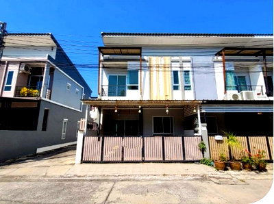 ทาวน์โฮม ถนนนิมิตรใหม่ : BP00228 ขายทาวน์เฮ้าส์ หมู่บ้านเมดิโอ้ นิมิตใหม่ แขวงทรายกองดิน เขตคลองสามวา จังหวัดกรุงเทพมหานคร