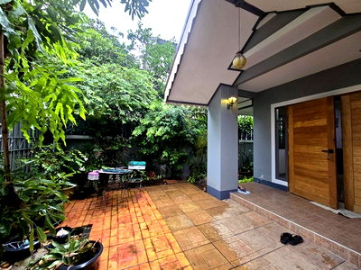 เช่าบ้านเดี่ยว แจส กรีน วิลเลจ คู้บอน : ให้เช่า บ้านแฝด2ชั้น รีโนเวทใหม่ 44ตรว.ซอยคู้บอน ใกล้ห้างแฟชั่นไอส์แลนด์