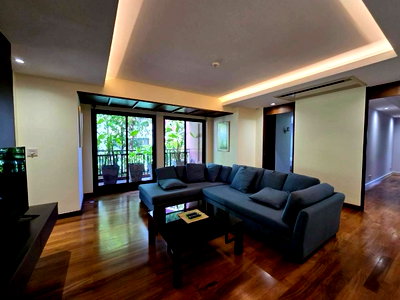 Condos for rent : Supreme Residence    Over 400 sq.m. of usable space.  3 bedrooms, 3 bathrooms.