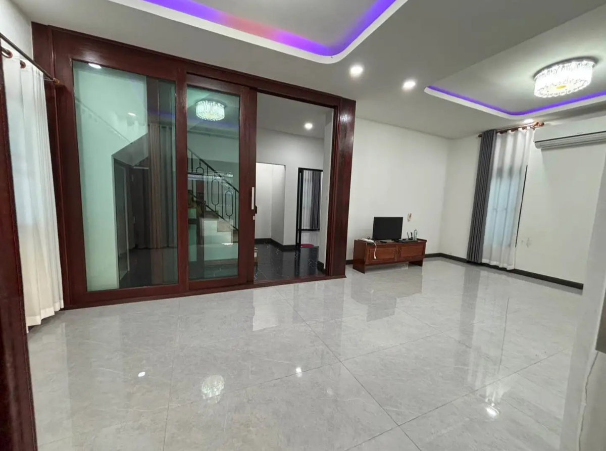picture Nice House for rent 4 bedroom prime area - 7/19