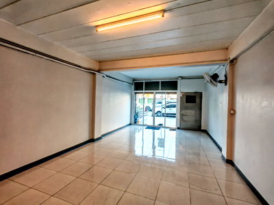 Home office for rent วิทยาลัยเซนต์หลุยส์ : 📌 Rama III Bridge View Main road Shop house for rent in Charoen Nakhon 62, near Bukkhalo intersection 📌