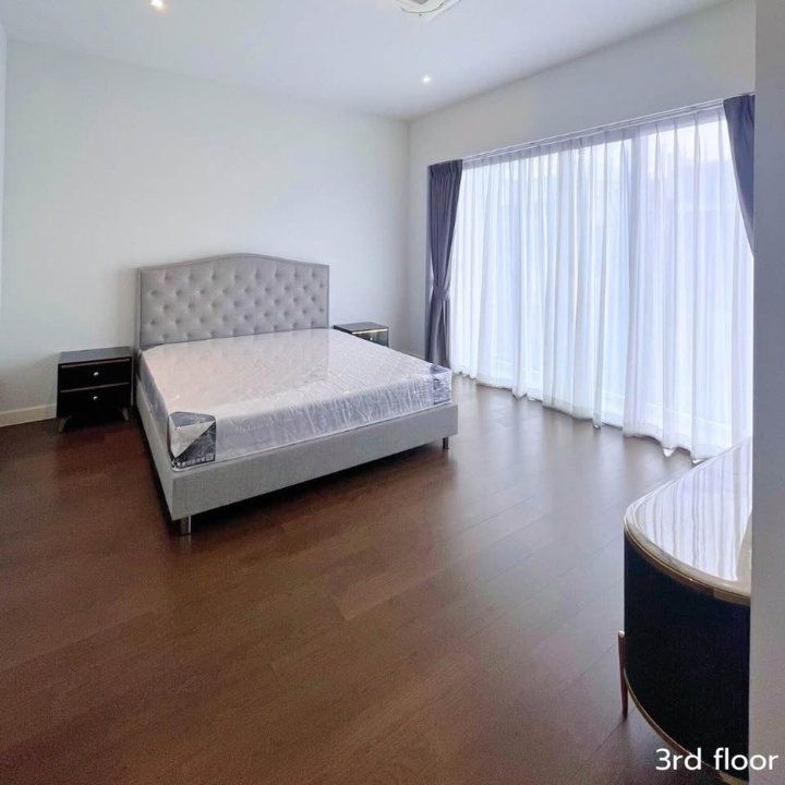 รูป P0657/ให้เช่า BuGaan Krungthep Kreetha บ้านเดี่ยวระดับ Luxury 3 ชั้น หลังมุม วิวสระว่ายน้ำ พร้อมลิฟต์ส่วนตัว - รูปที่ 22/30