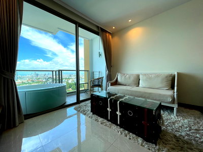 เช่าคอนโด ไทวัสดุ พัทยาใต้ : For rent The Riviera Ocean Drive with Jacuzzi on balcony 