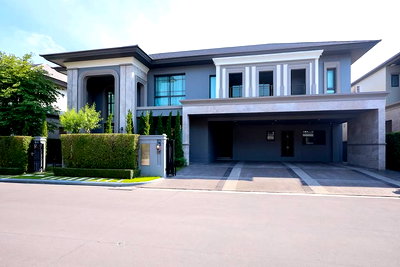 ขายบ้านเดี่ยว : P0672/ขายแกรนด์ บางกอก บูเลอวาร์ด กรุงเทพกรีฑาเชิญสัมผัสความสง่างามที่รังสรรค์ผ่านสถาปัตยกรรมพระราชวัง บนทำเลศักยภาพสูงสุดแห่งการพักอาศัย 