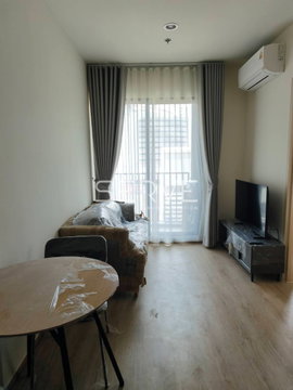 1 Bed Large Room City View Fully Furnished Good Location Close to MRT Phra Ram 9 220 m. @ NUE District R9