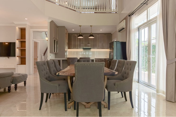 รูป 🔥 For Rent‼️ Fantasia Villa 4 | บ้านหรูสไตล์ Victorian ใหม่เอี่ยม ใกล้รถไฟฟ้าสายสีเหลือง (ศรีเอี่ยม / ศรีนครินทร์) - รูปที่ 3/18