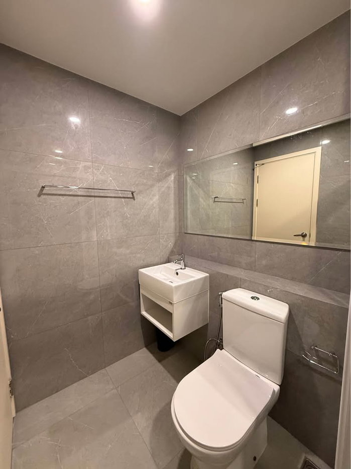 picture R2973 Condo ForRent Blue Phahonyothin 35 - 8/11