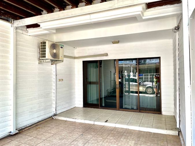 2-bed townhouse for rent, 18 sq wah, Bang Na