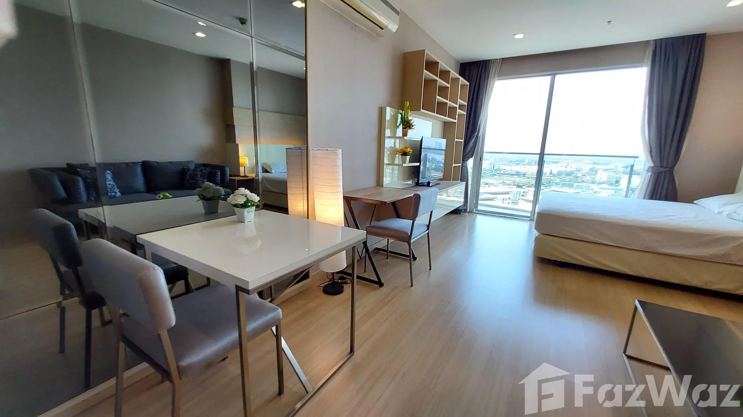 picture Studio unit on high floor with unblocked view 6187122 - 1/5