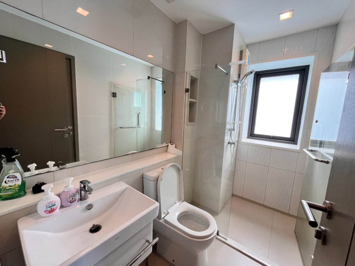 รูป ไลฟ์ อโศก - พระราม 9 | 2ห้องนอน ชั้นสูง ใกล้ MRT และเซ็นทรัลพระราม 9 33,000 บาท / เดือน - รูปที่ 10/15