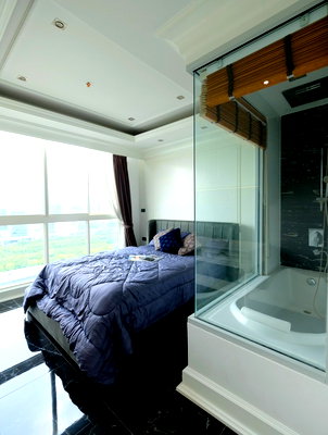 Condos for rent : P-113781 Stunning City View 2 Bed! A Space ID Asoke-Ratchada Near Phra Ram 9 MRT 35,000 THB | Line Id: @easycondoplus | 099-229-6397
