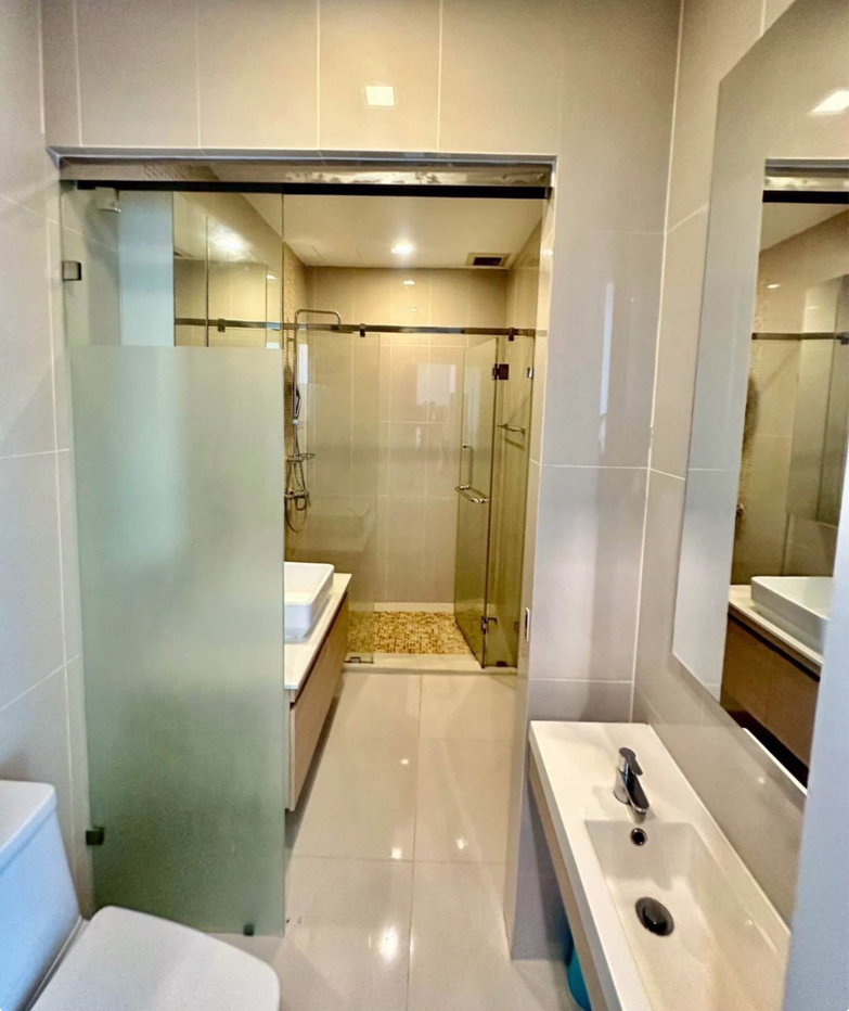 picture Q                         Asoke  - 4/10