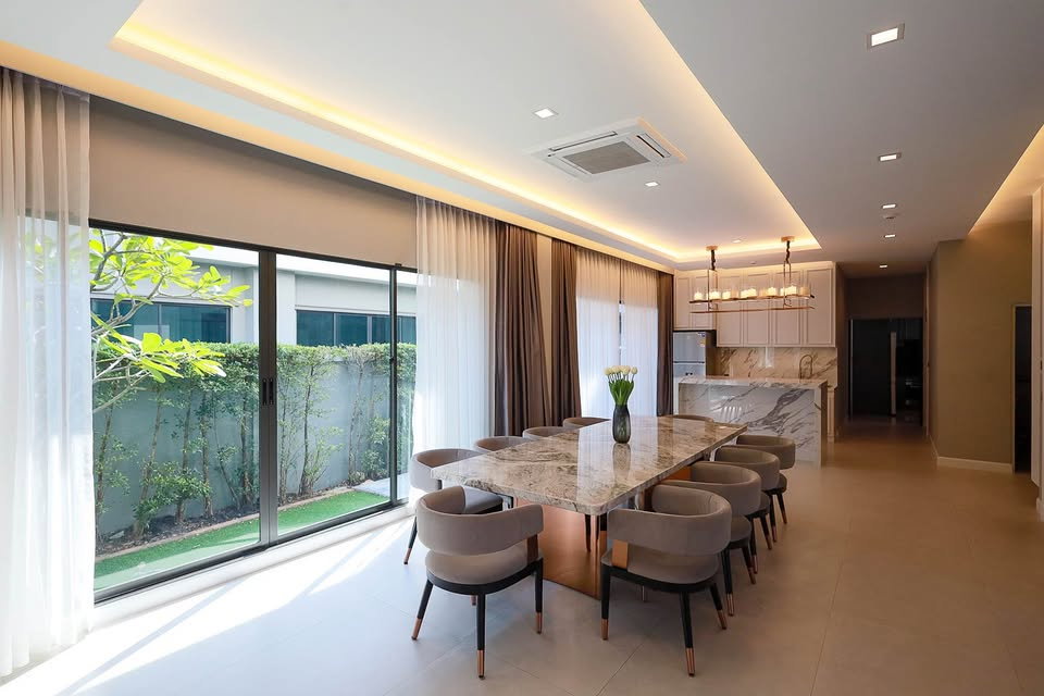 รูป P0672/ขายแกรนด์ บางกอก บูเลอวาร์ด กรุงเทพกรีฑาเชิญสัมผัสความสง่างามที่รังสรรค์ผ่านสถาปัตยกรรมพระราชวัง บนทำเลศักยภาพสูงสุดแห่งการพักอาศัย  - รูปที่ 28/30