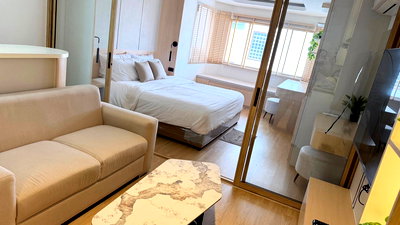 Condos for rent Maya Chiang Mai : Condo for rent in the heart of Nimmanhaemin 18,000 B/month 