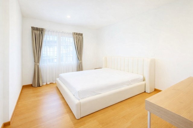 รูป ลดค่าเช่า 50% คฤหาสน์เฟอร์ครบ 2ชั้น 4นอน 4น้ำ ใกล้ แฟชั่นไอส์แลนด์ 50 ตร.ว. 200 ตร.ม. บ้านเดี่ยวหรูหรา นวมินทร์ เดอะมอลล์บางกะปิ 3 กม. - รูปที่ 4/8