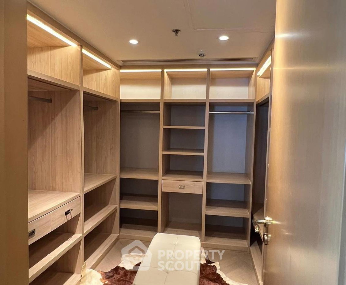 รูป คอนโด 3-ห้องนอน ที่ เลอ รัฟฟิเน่ สุขุมวิท 24 คอนโดมิเนียม ใกล้ BTS พร้อมพงษ์ (ID 2810161) - รูปที่ 14/15