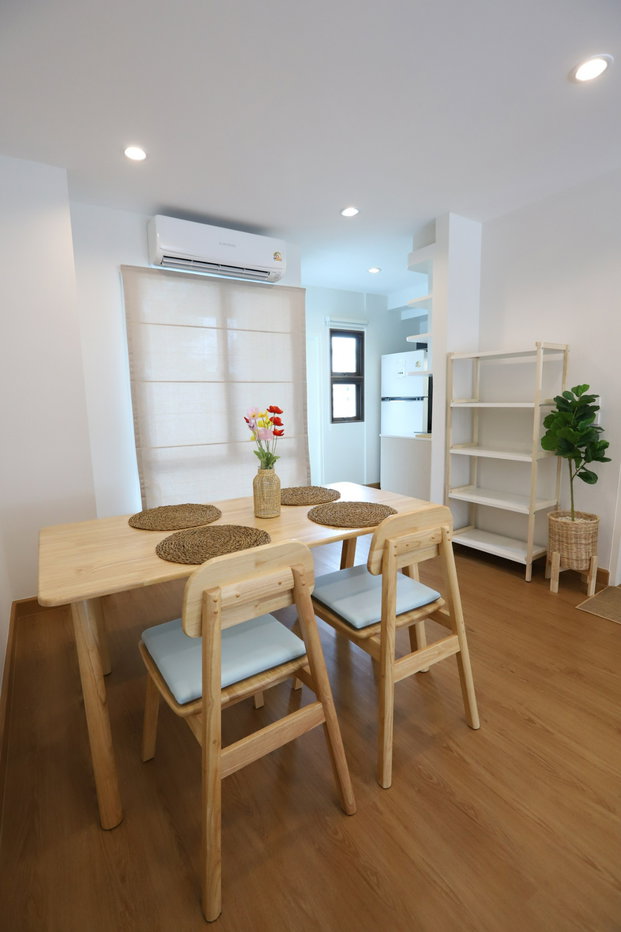 รูป ให้เช่า ทาวน์โฮม 3 ชั้น สไตล์โมเดิร์น สุขุมวิท บางจาก ตกแต่งครบ พร้อมเข้าอยู่ - รูปที่ 2/10