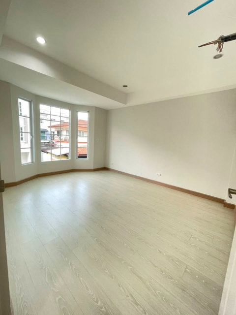 รูป ขายทาวน์โฮมแปลงมุม The Preston Townhome (เดอะ เพรสตัน พระราม 9 – ศรีนครินทร์) ทำเลศักยภาพ เหมาะทั้งอยู่อาศัยและโฮมออฟฟิศ ใกล้ MRT สีส้มและเหลือง - รูปที่ 8/10