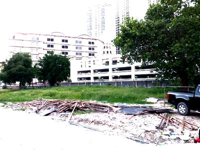 เช่าที่ดิน ดองกิ มอลล์ ทองหล่อ   : ให้เช่าที่ดินใจกลางเมืองสุขุมวิท 24 และมีห้องพักคนงานแบ่งให้เช่า