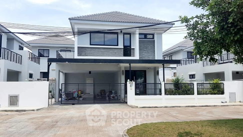 3-BR Villa at Uraiwan Park View close to Pattaya (ID 1496769)