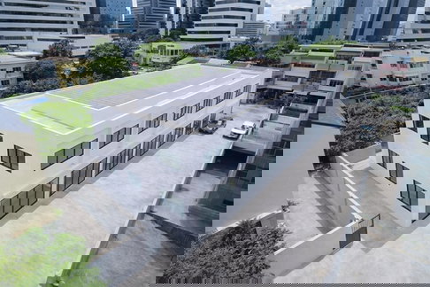 จอดรถ8คันเดอะ แบงค็อก สาทร เกือบครึ่งไร่ 160ตร.วา BTSสุรศักดิ์ 199ม. โรงเรียนกรุงเทพคริสเตียน Showrooms 6คูหา 4นอน 4น้ำ