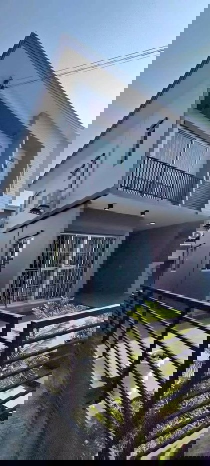 picture R2975 TownHome For Rent The Connect Onnut 2 - 1/41