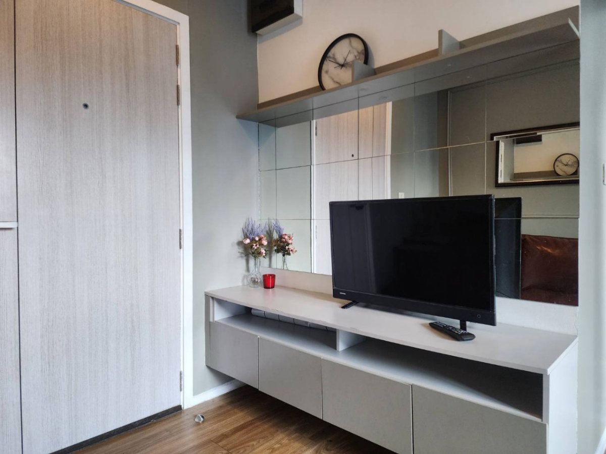 รูป ห้องตกแต่งใหม่ ชั้น 7 วิวสระน้ำ ห้องพิเศษมีน้อย เครื่องใล้ไฟฟ้าครบ - รูปที่ 16/45