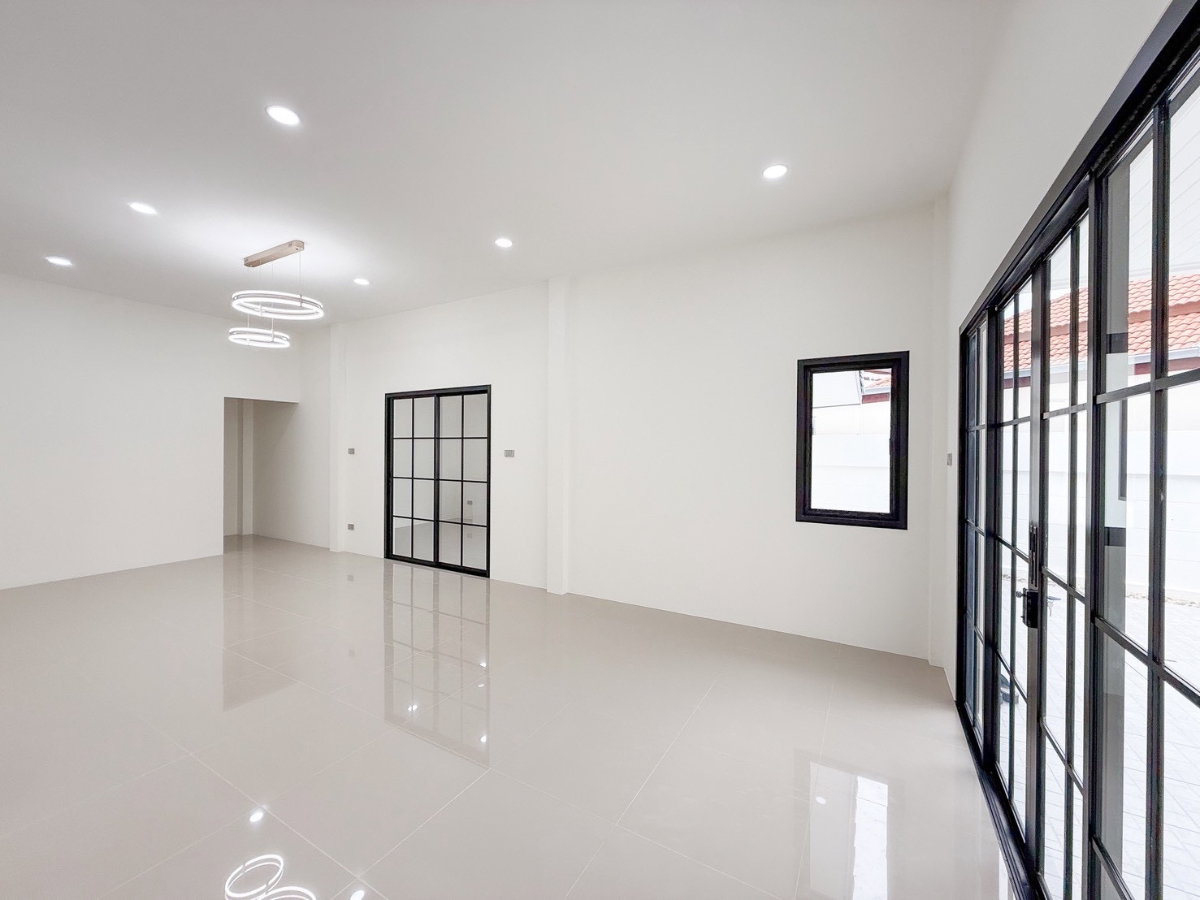 รูป บ้านเดี่ยวทำเลถลาง วิวสวน ไม่ชนใคร พร้อมอยู่ - รูปที่ 10/50