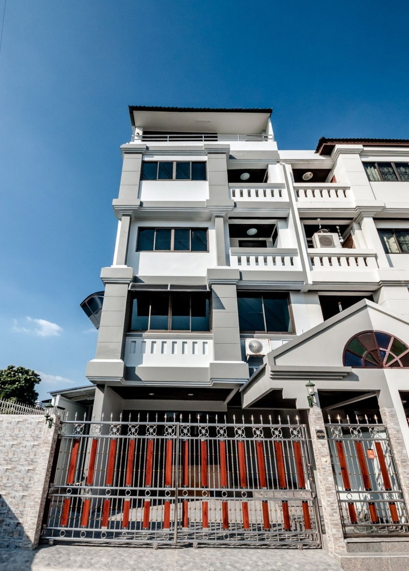 Home office for sale : S1144 🏢 For Sale: Home Office + Vacant Land near MRT Ladprao, only 70,000,000 Baht 🔥🌟