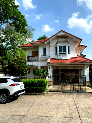 บ้านเดี่ยว โรงเรียนนานาชาติเด่นหล้า : House For sale in Maneerin Park