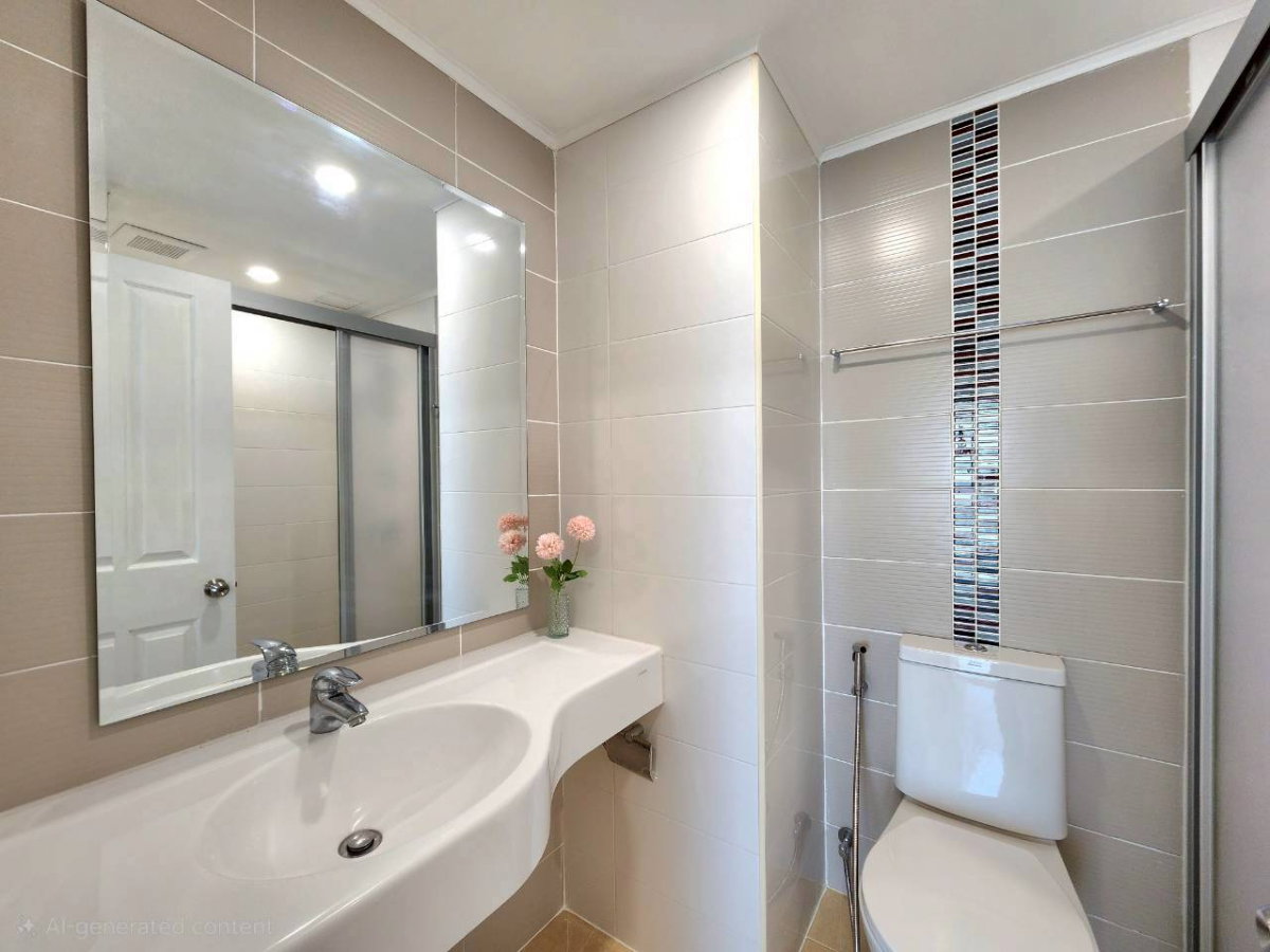 รูป ขายคอนโดรีโนเวทใหม่สวยกริบ วิวโล่ง ราคาถูกที่สุดในโครงการ Lumpini Place Rama 9 ทำเลทองใจกลาง CBD ใกล้ MRT พระราม 9 - รูปที่ 10/11