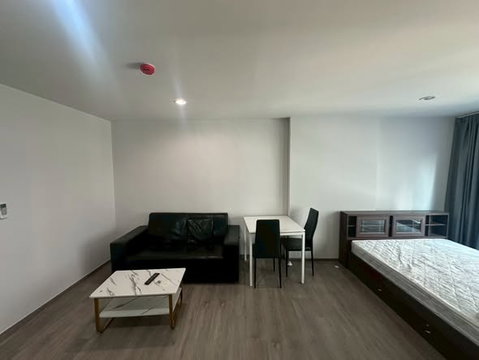 Rye Talat Phlu | Price 9,000 THB | Beautiful room, great location, fully furnished, ready to move in.