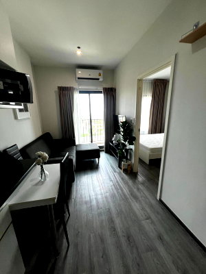 Condos for sale : Condo for sale on the top floor of the project at **Rich Park @ Triple Station Srinakarin**, open  location connected to three rail lines.