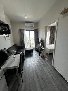 Condo for sale on the top floor of the project at **Rich Park @ Triple Station Srinakarin**, open location connected to three rail lines.