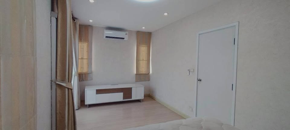 picture R2975 TownHome For Rent The Connect Onnut 2 - 19/41