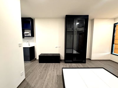 Condos for rent Thammasat University, Rangsit Campus : Brand-new, never occupied condo at Modiz Avantgarde, directly opposite Thammasat University Rangsit Campus.