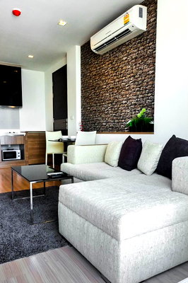 Condos for rent : Rhythm Sathorn Condo for Rent 1 Bedroom High Floor 36 River View near BTS Sathorn Call 063-6165390