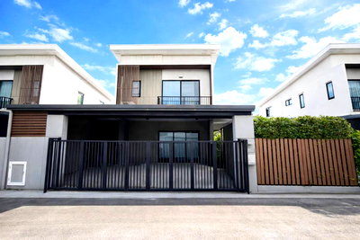 บ้านแฝด หลักสี่พลาซ่า : ⚡ 🏡 บ้านคุณภาพ ทำเลศักยภาพ ✈️ ใกล้ดอนเมือง ✨ พร้อมอยู่ทันที!👨‍👩‍👧‍👦