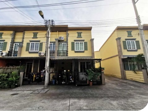 FOR SALE  TOWNHOUSE PROPERTY  2265000 BAHT.