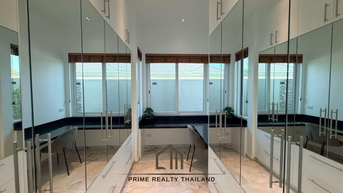 รูป วิลล่าหรูสไตล์โมเดิร์นพร้อมสระว่ายน้ำ - รูปที่ 19/28
