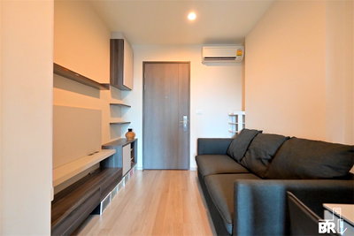 Condos for sale : For sell! Centric Ratchada-Huaikhwang. Used like new by owner, never do rxnting. Appointment for visiting.