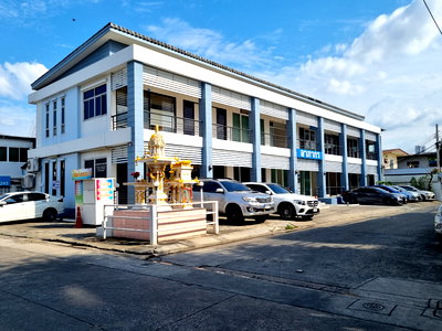 เช่าสำนักงาน ถนนลาดพร้าว : ให้เช่า office อาคารอาภากร ลาดพร้าว 130 แยก1 | มีที่จอดรถทุกห้อง| พร้อมใช้งานทันที