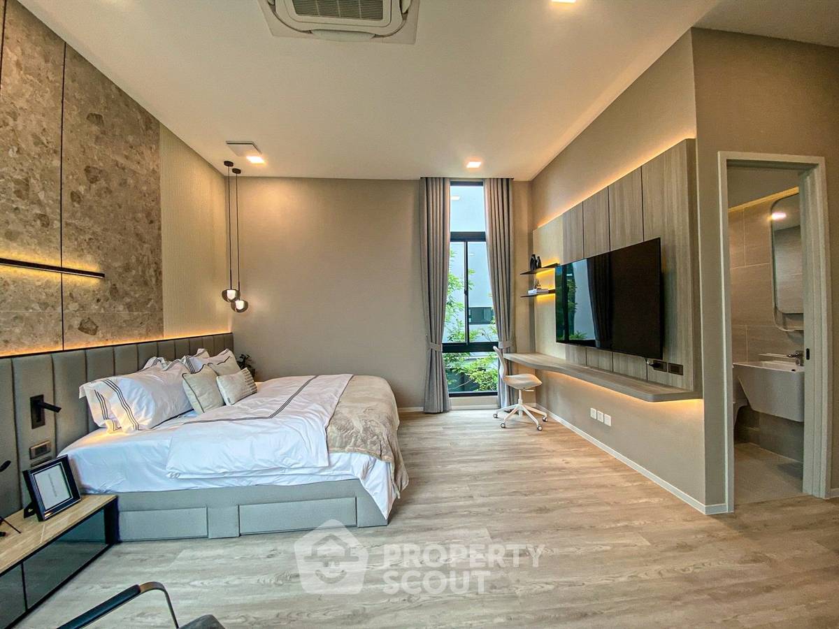 รูป บ้าน 4-ห้องนอน ที่ วีเว่ กรุงเทพกรีฑา ใกล้ กรุงเทพกรีฑา (ID 2810346) - รูปที่ 19/32
