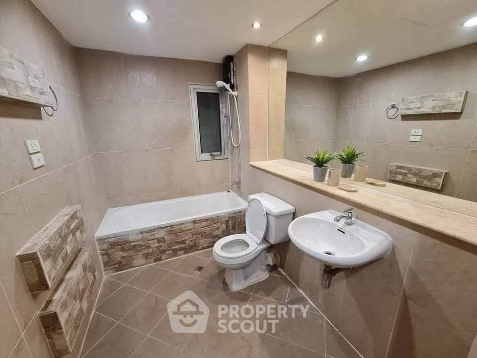 รูป คอนโด 2-ห้องนอน ที่ เดอะ ริเวียร่า วงศ์อมาตย์ ใกล้ ปราสาทสัจธรรม (ID 2510849) - รูปที่ 4/4