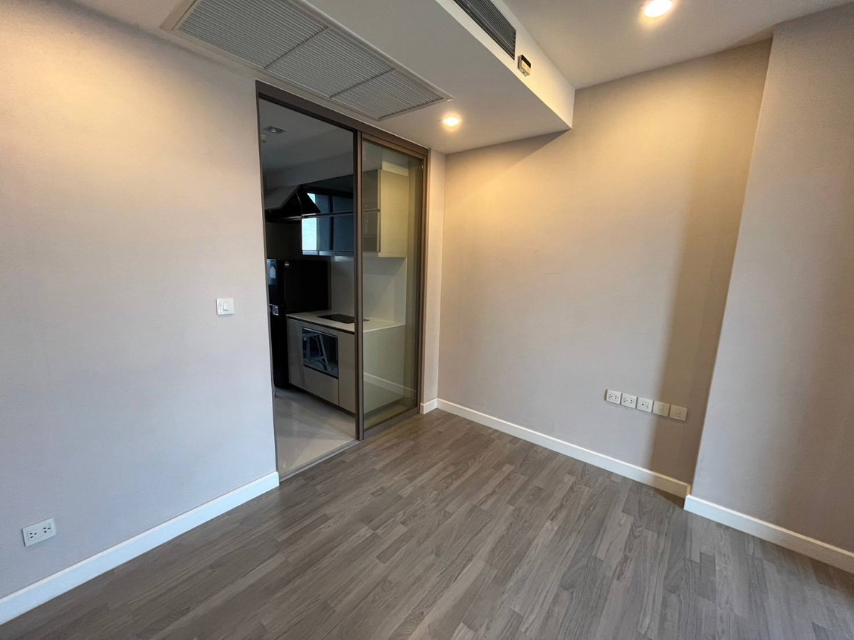 รูป The Room Rama 4【𝐒𝐄𝐋𝐋 & 𝐑𝐄𝐍𝐓】🔥เรียบหรู ดูแพง พื้นที่กว้าง ลงตัวในทุกองค์ประกอบ  🔥 ติดต่อไลน์ไอดี: @hacondo - รูปที่ 6/9