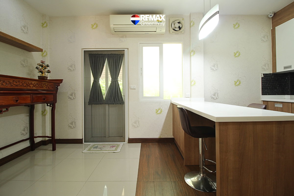 รูป บ้านเดี่ยว ลัดดารมย์ อิลิแกนซ์ วงแหวน สาทร 4 นอน มุม  ครัวใหญ่ ถูกสุด 9.8 ล้าน - รูปที่ 14/26